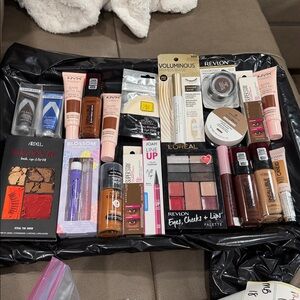 Makeup bundle 18